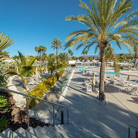 ホテル Livvo Dunagolf 4*
