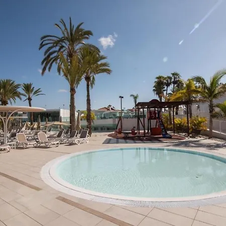 ホテル Livvo Dunagolf 4*